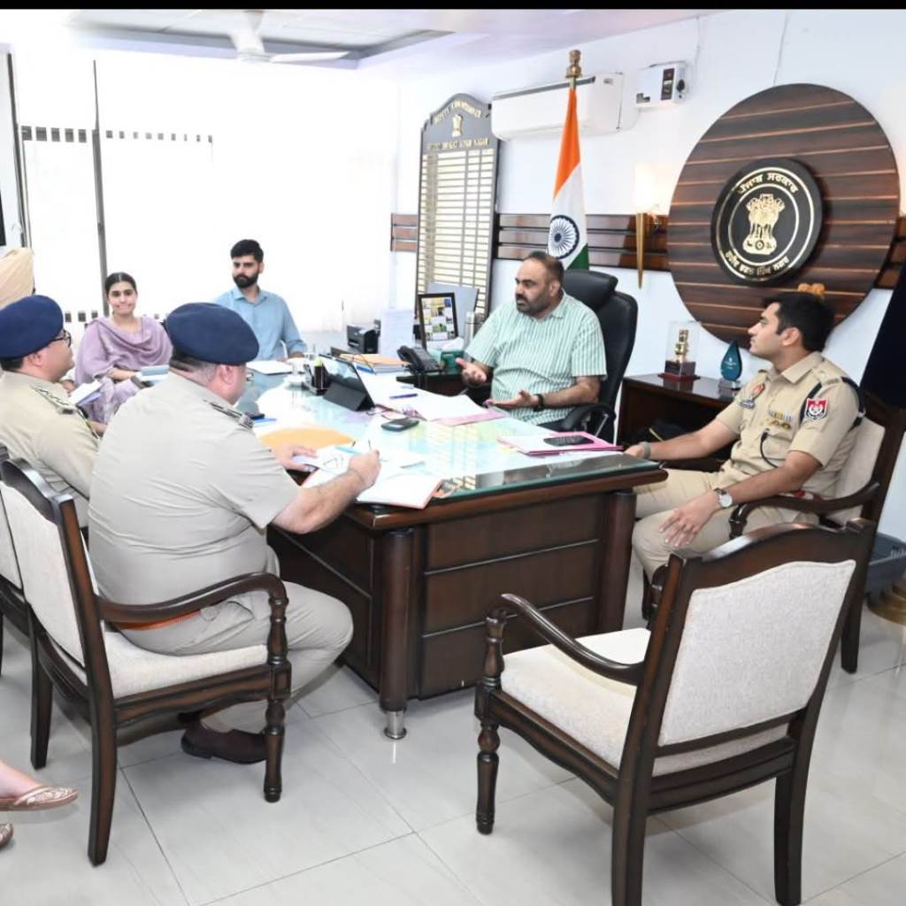 ਵਿਧਾਨ ਸਭਾ ਚੋਣਾਂ2027 ਡਿਪਟੀ ਕਮਿਸ਼ਨਰ ਨੇ ਸੰਵੇਦਨਸ਼ੀਲ ਪੋਲਿੰਗ ਸਟੇਸ਼ਨਾਂ ਦੀ ਪਛਾਣ ਲਈ ਅਧਿਕਾਰੀਆਂ ਨੂੰ ਦਿੱਤੇ ਨਿਰਦੇਸ਼